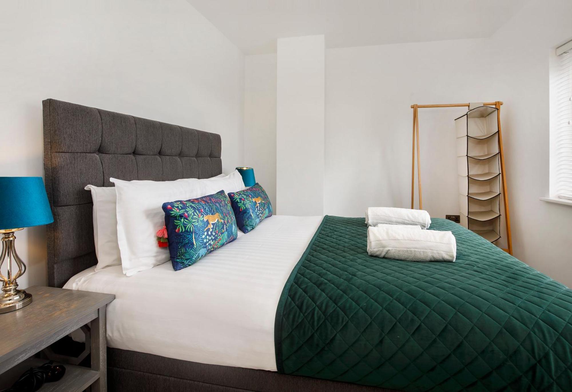 White House Apartments-Free Parking 1 Car Per Apartment York Dış mekan fotoğraf