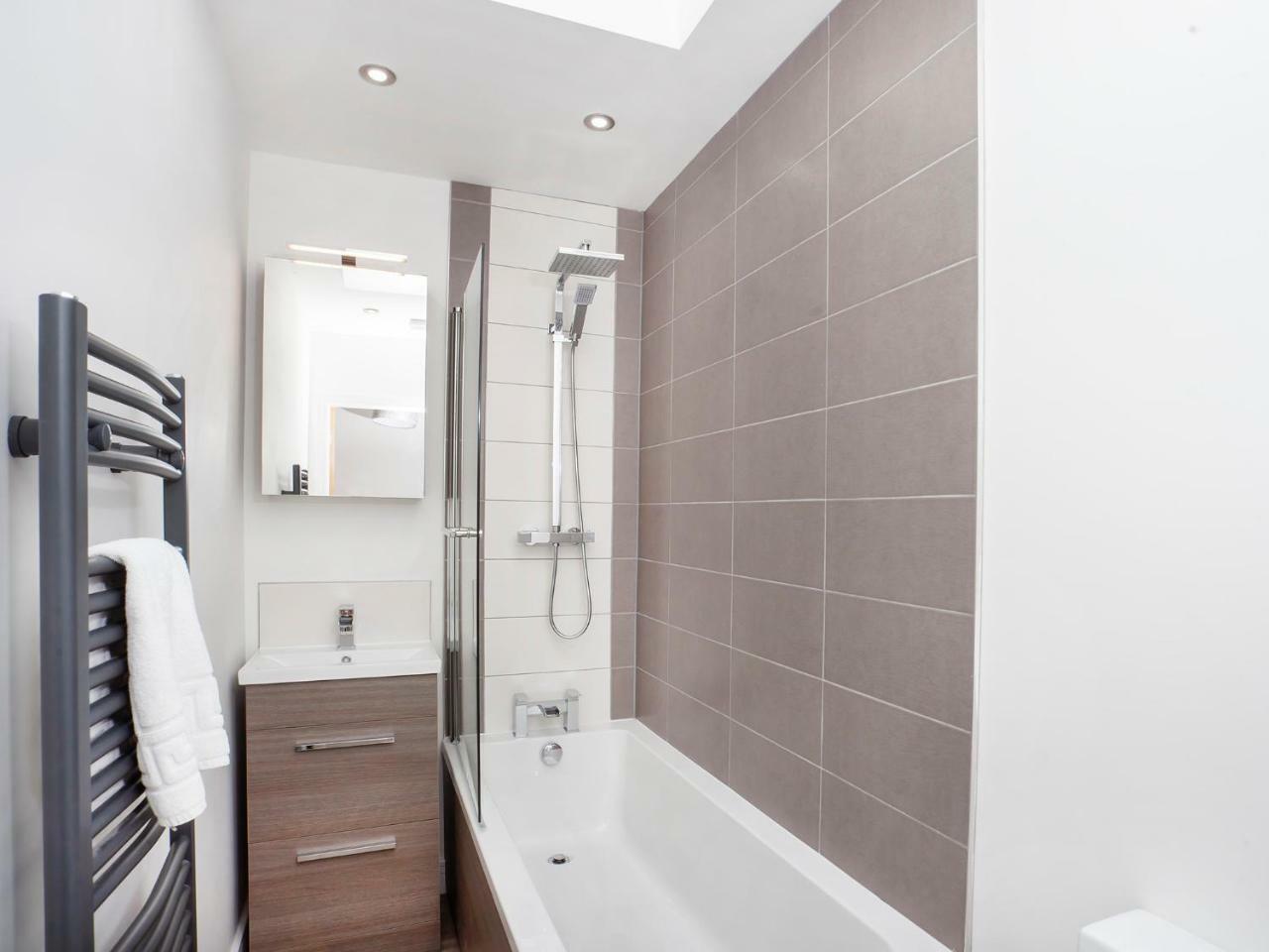 White House Apartments-Free Parking 1 Car Per Apartment York Dış mekan fotoğraf