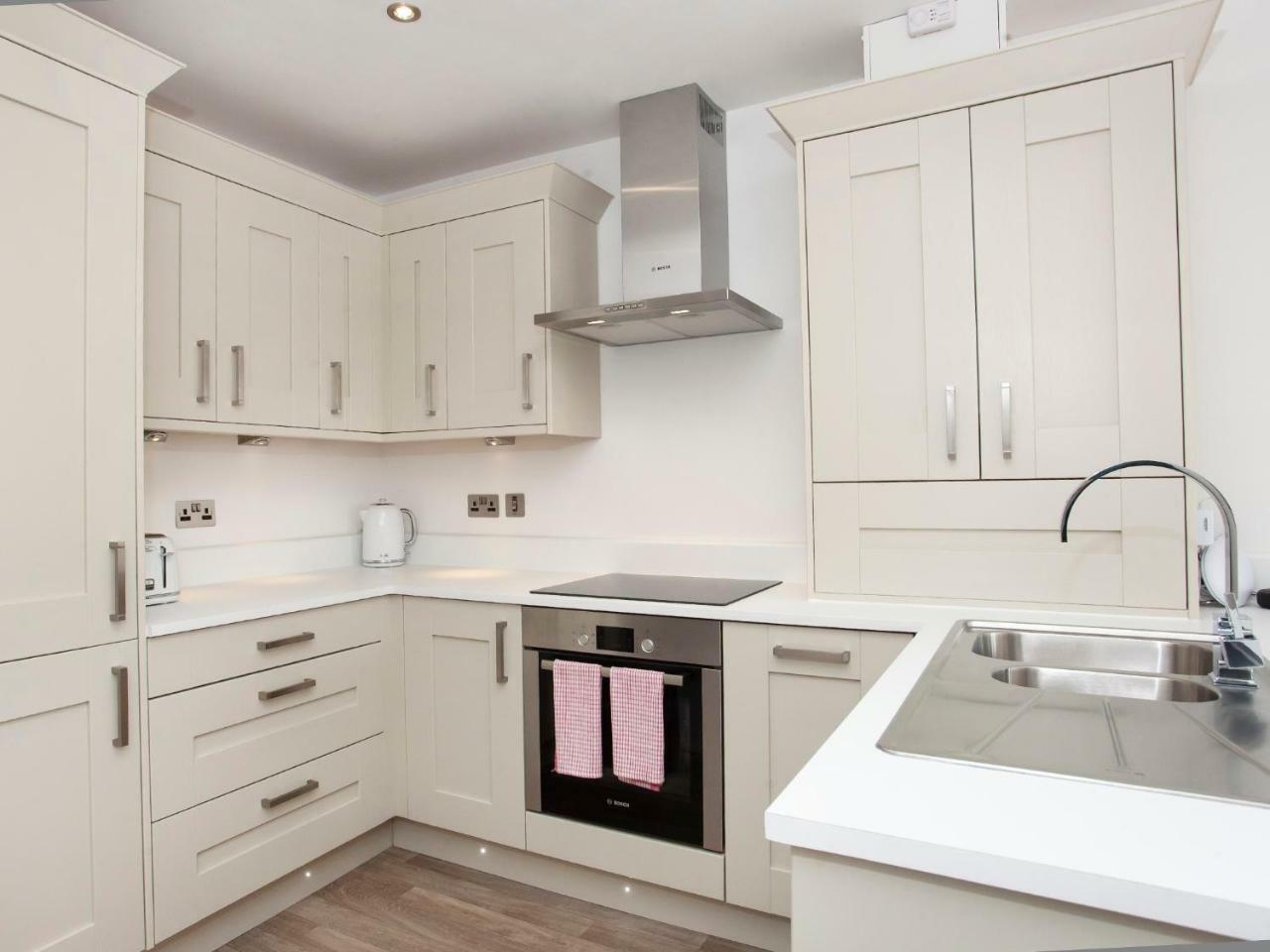 White House Apartments-Free Parking 1 Car Per Apartment York Dış mekan fotoğraf