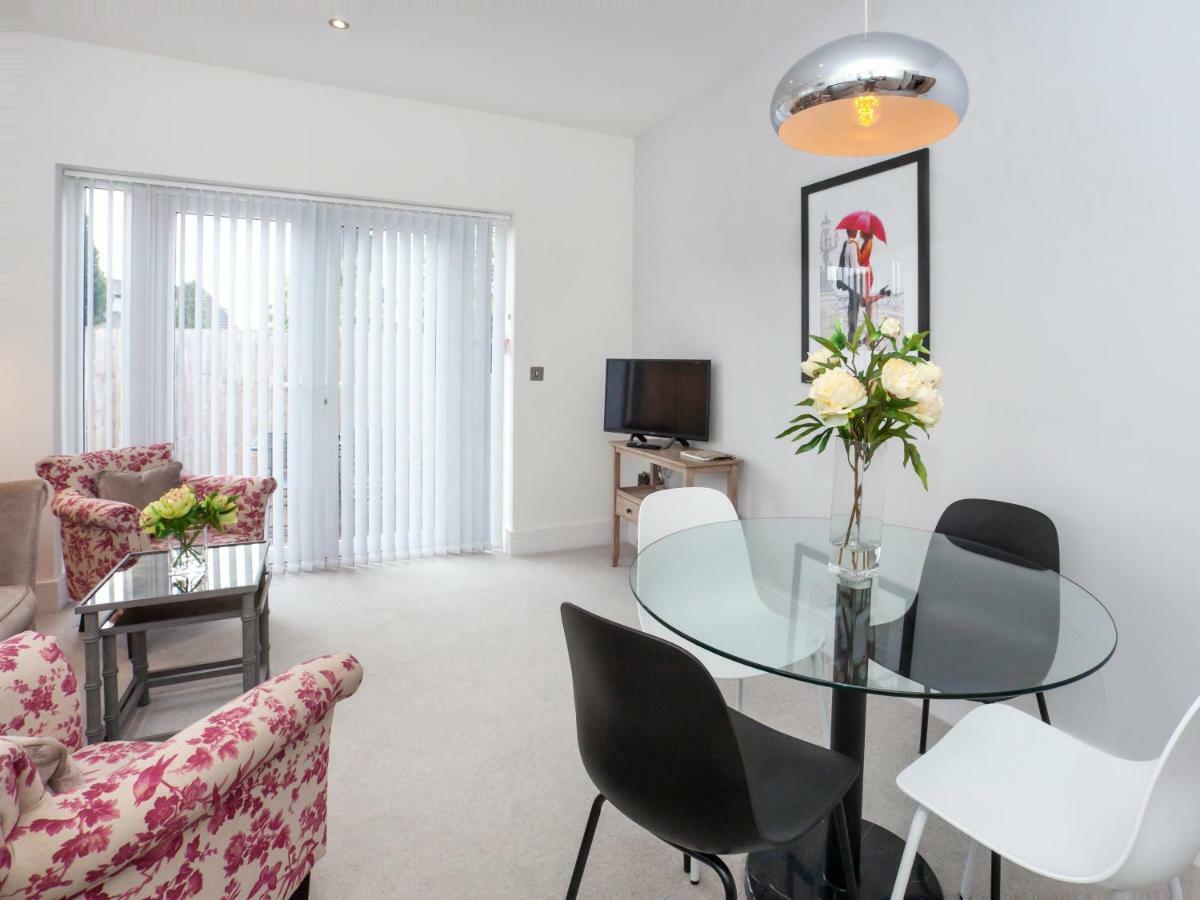 White House Apartments-Free Parking 1 Car Per Apartment York Dış mekan fotoğraf