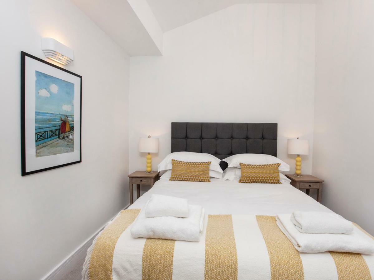White House Apartments-Free Parking 1 Car Per Apartment York Dış mekan fotoğraf