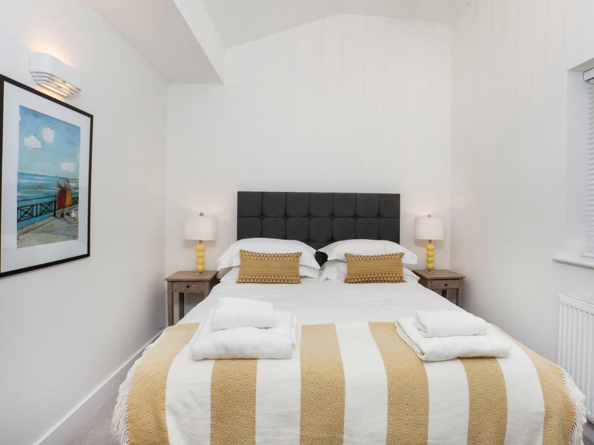 White House Apartments-Free Parking 1 Car Per Apartment York Dış mekan fotoğraf